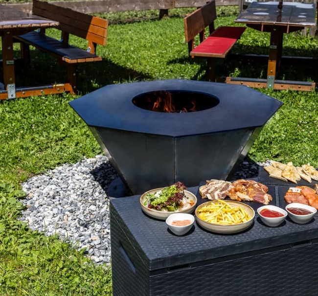 Grillen auf der Grillschale - Schlemmen nach Herzenslust mit frischen Zutaten aus der Dorfalm Flachau