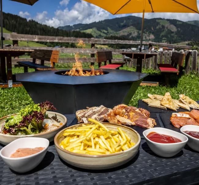 Das Top-Angebot in der Dorfalm Flachau - die Grillschale zum Selbergrillen