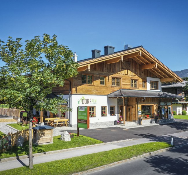 Sommeransicht Dorfalm & Dorfladen Flachau