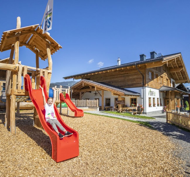 Rutschen am Kinderspielplatz