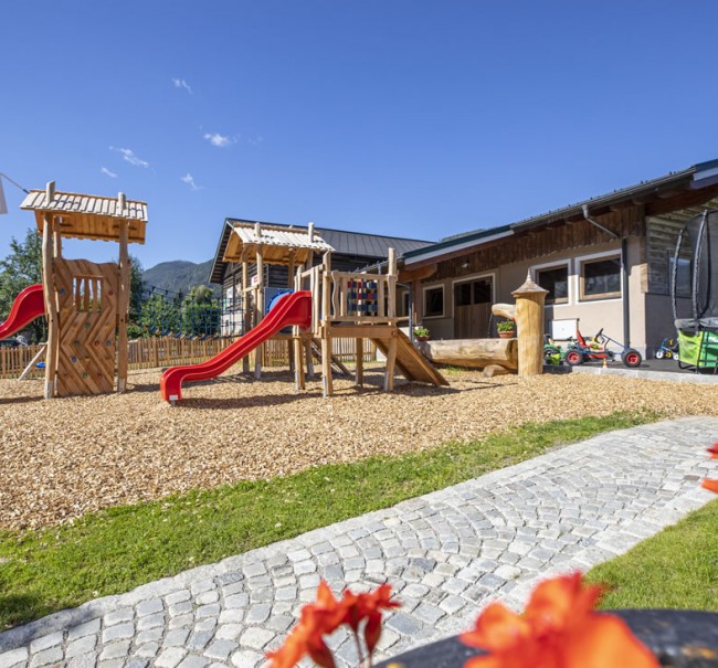 Großer Spielplatz bei der Dorfalm in Flachau
