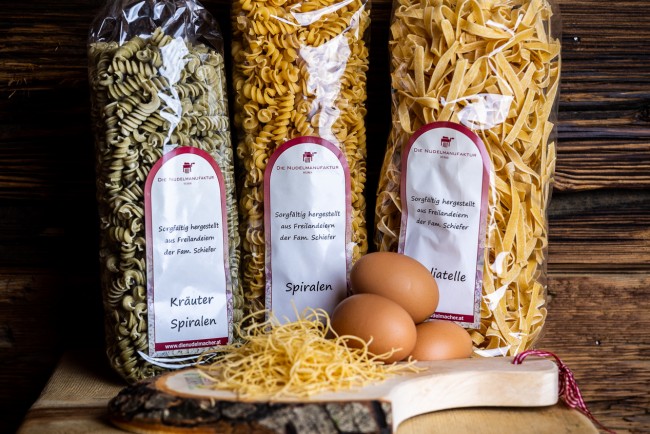 verschieden Nudelsorten aus dem Dorfladen in Flachau
