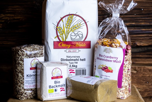 Mehl und Backzubehör aus dem Dorfladen in Flachau